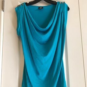 Sleeveless scoop neck beautiful flattering top